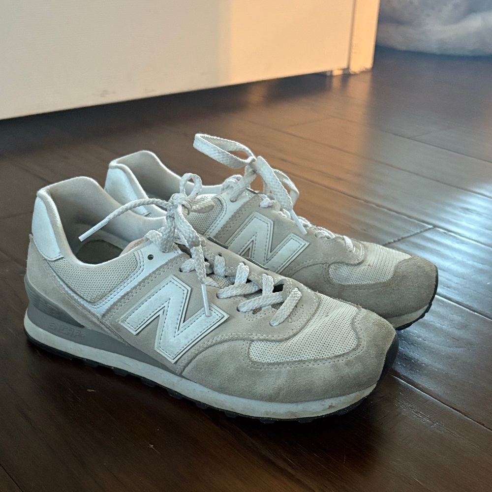 New Balance women’s 574